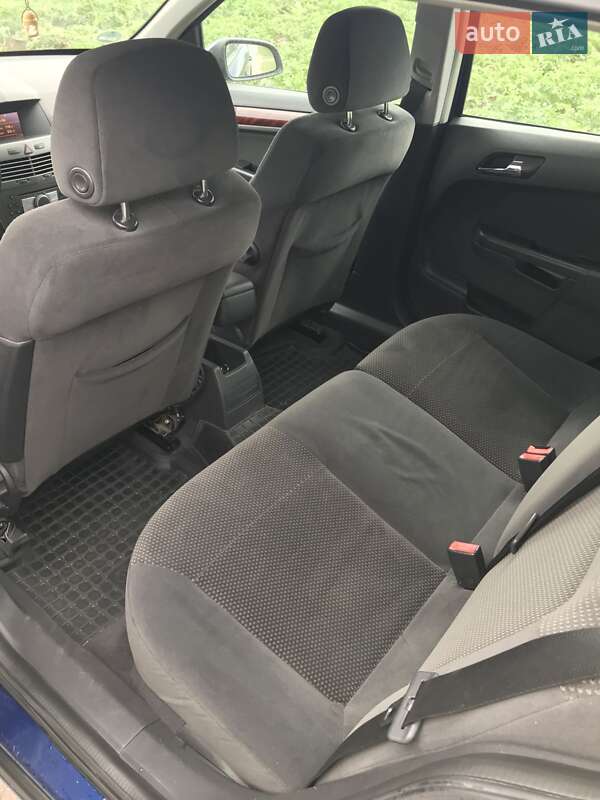 Универсал Opel Astra 2004 в Млинове