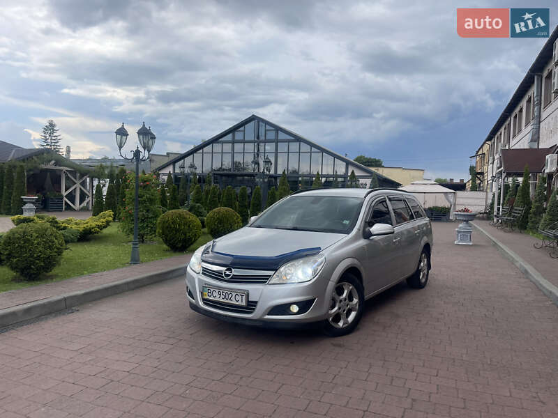 Opel Astra 2010