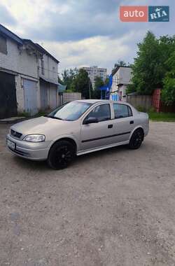Седан Opel Astra 2006 в Киеве