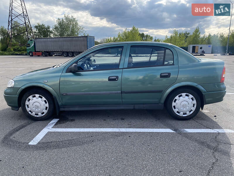 Седан Opel Astra 2007 в Киеве