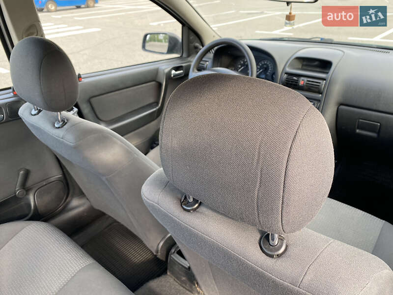 Седан Opel Astra 2007 в Киеве