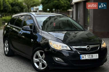 Универсал Opel Astra 2012 в Ивано-Франковске