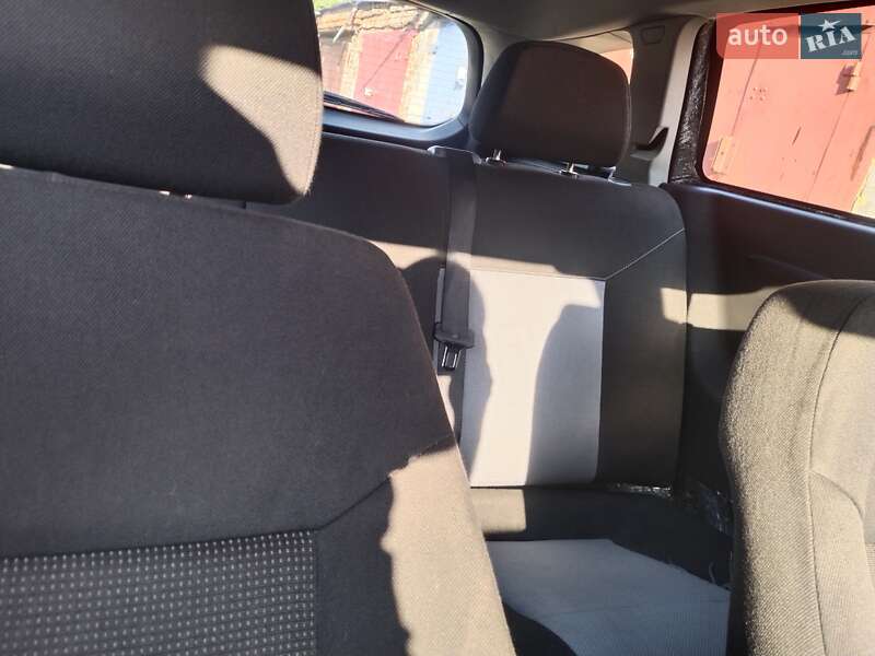 Універсал Opel Astra 2010 в Чернігові