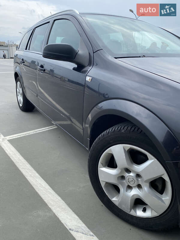 Универсал Opel Astra 2008 в Киеве