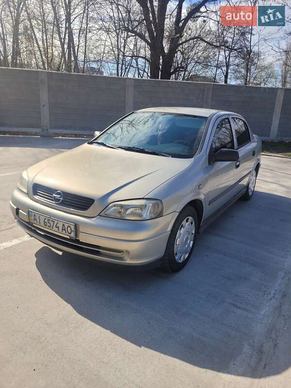 Седан Opel Astra 2006 в 