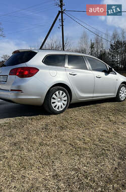 Универсал Opel Astra 2014 в 