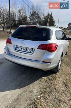 Универсал Opel Astra 2014 в 