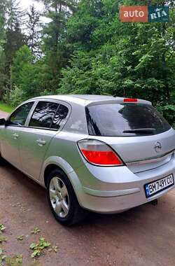 Хэтчбек Opel Astra 2006 в 