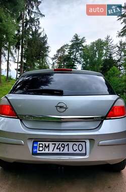 Хэтчбек Opel Astra 2006 в 