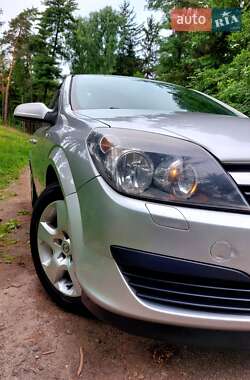 Хэтчбек Opel Astra 2006 в 