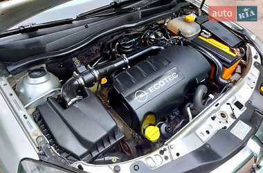 Хэтчбек Opel Astra 2006 в 