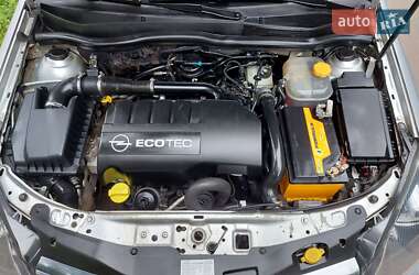 Хэтчбек Opel Astra 2006 в 