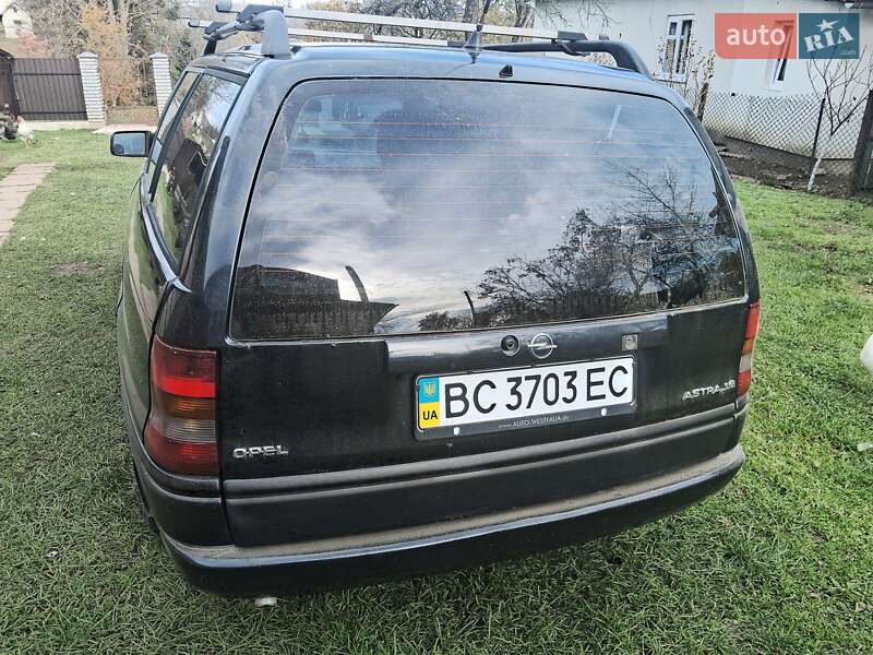 Универсал Opel Astra 1995 в Стрые