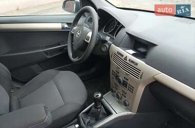 Хэтчбек Opel Astra 2008 в 