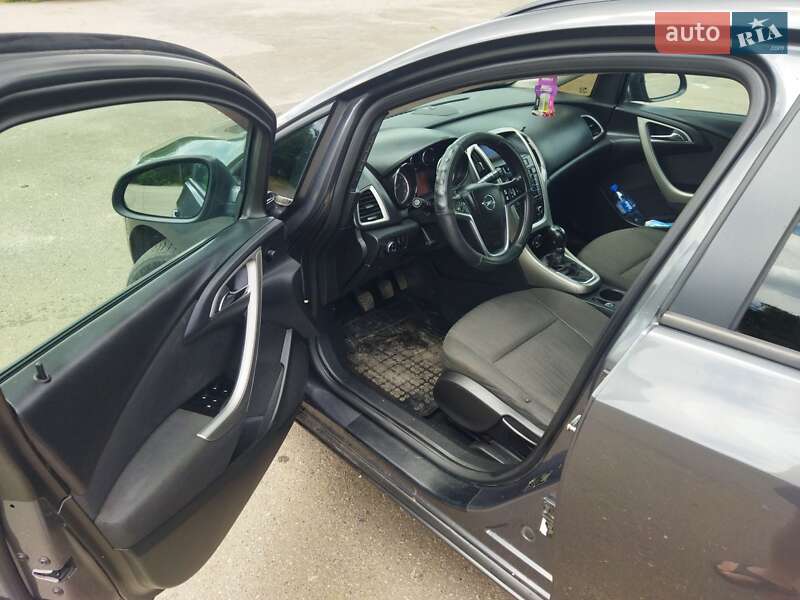 Универсал Opel Astra 2011 в Хмельнике