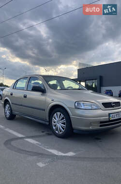 Седан Opel Astra 2008 в Ирпене