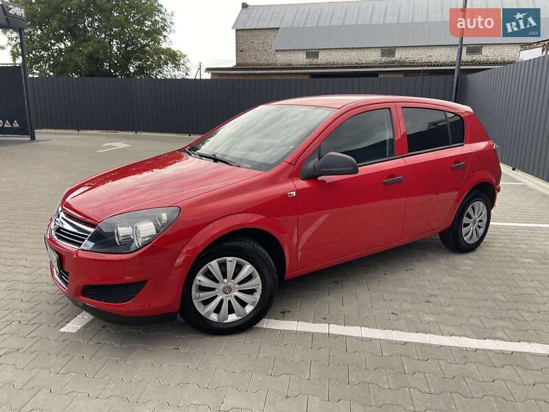 Хэтчбек Opel Astra 2009 в 