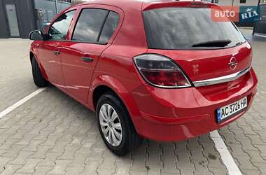 Хэтчбек Opel Astra 2009 в 