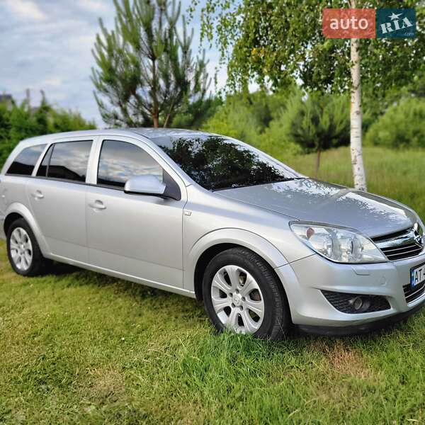 Універсал Opel Astra 2009 в Калуші