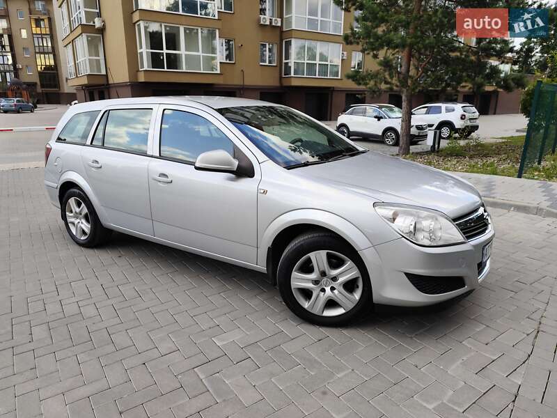 Универсал Opel Astra 2009 в Калуше