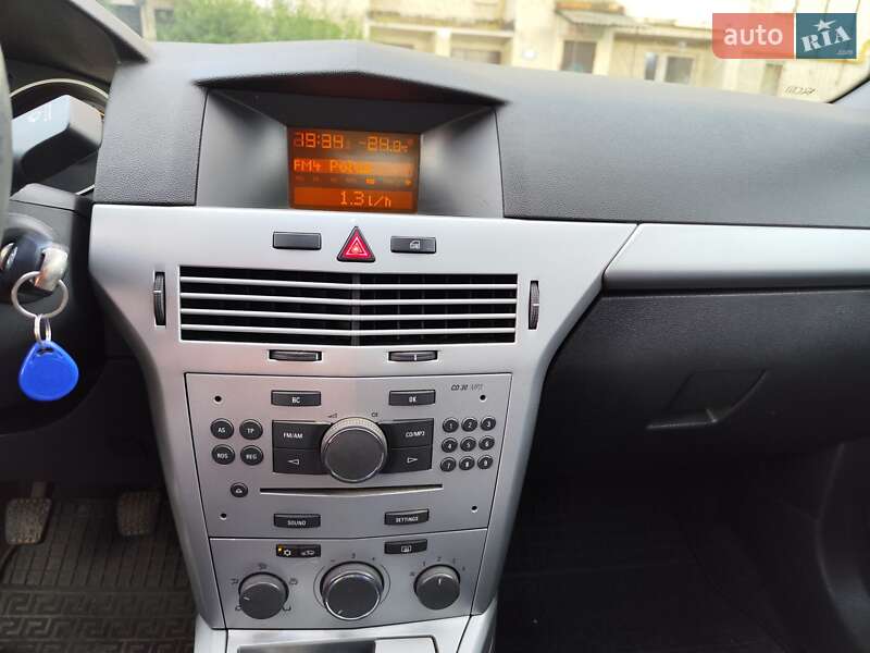 Универсал Opel Astra 2009 в Калуше