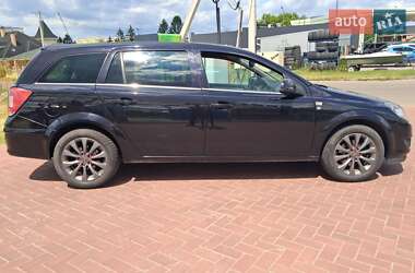Универсал Opel Astra 2010 в 