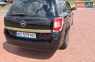 Универсал Opel Astra 2010 в 
