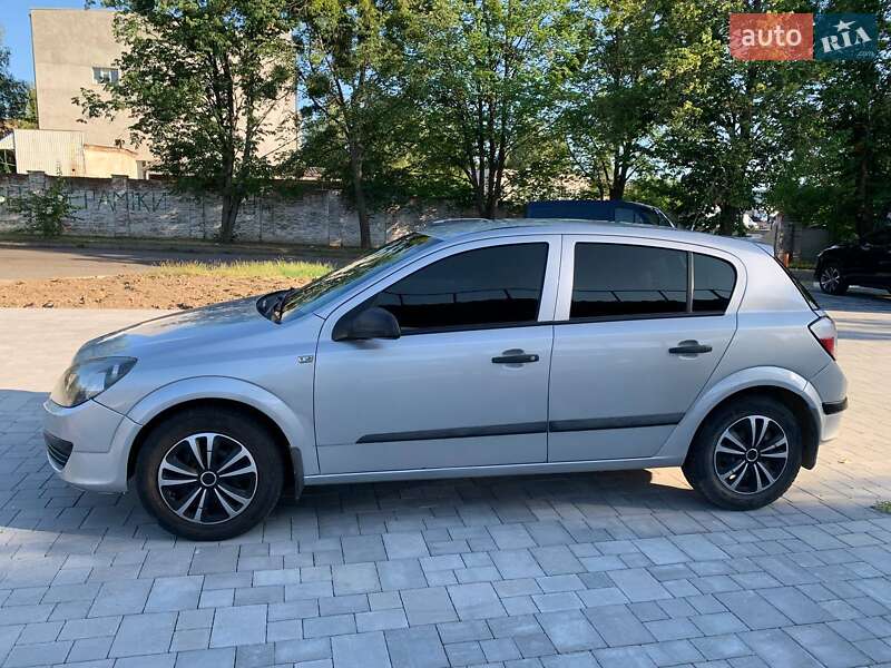 Хетчбек Opel Astra 2006 в Рівному