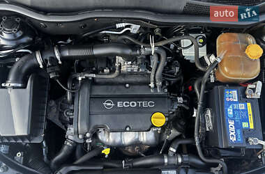 Хетчбек Opel Astra 2007 в 