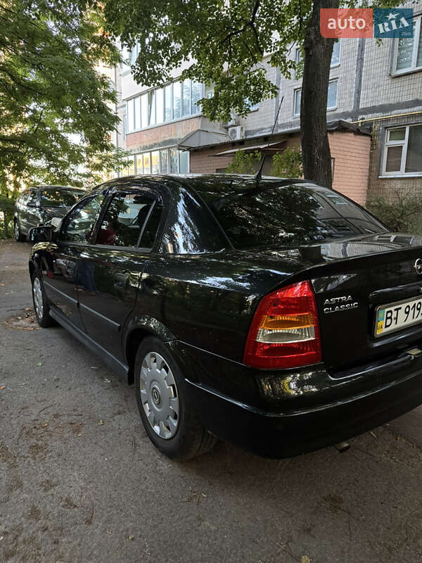 Седан Opel Astra 2006 в Києві