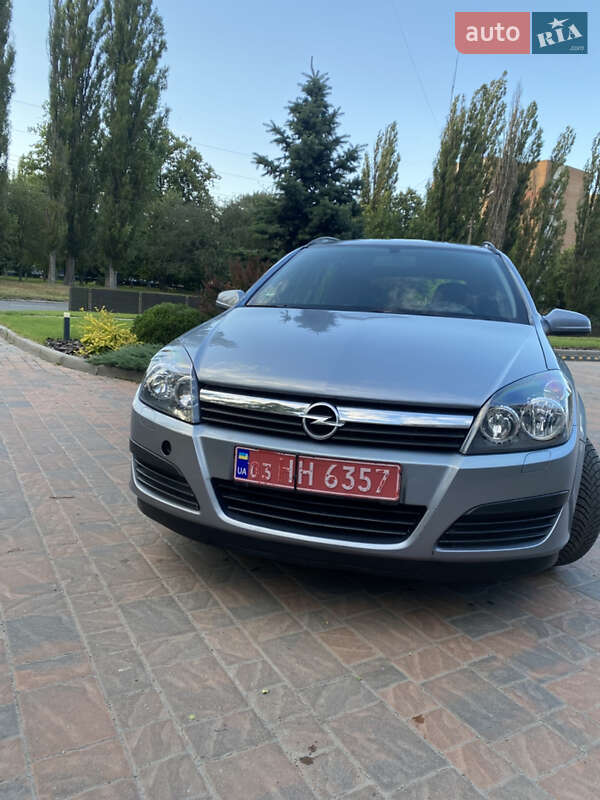 Универсал Opel Astra 2005 в Полтаве