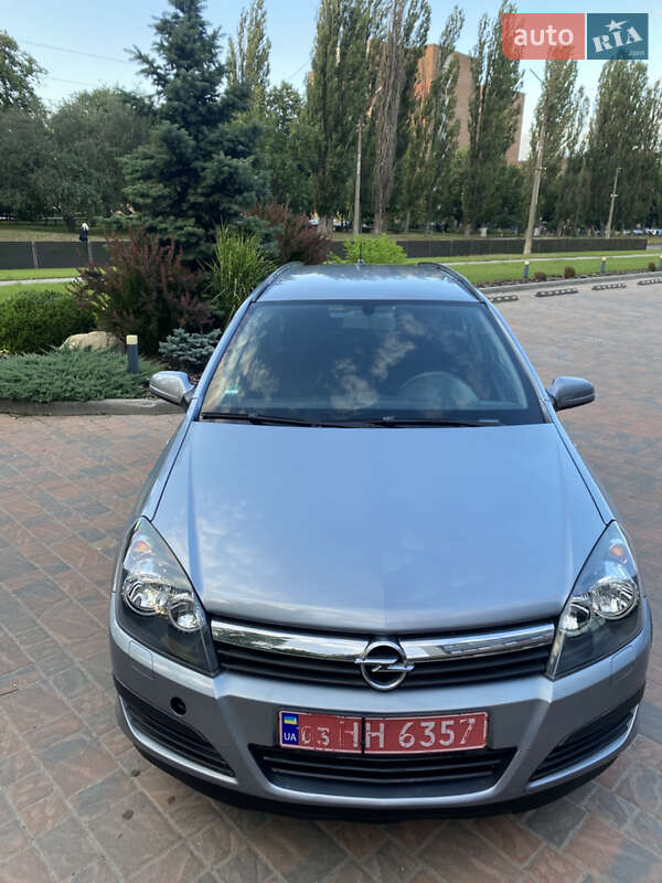 Универсал Opel Astra 2005 в Полтаве