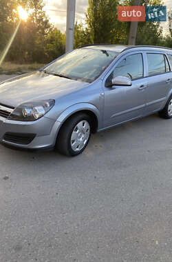 Универсал Opel Astra 2005 в Полтаве