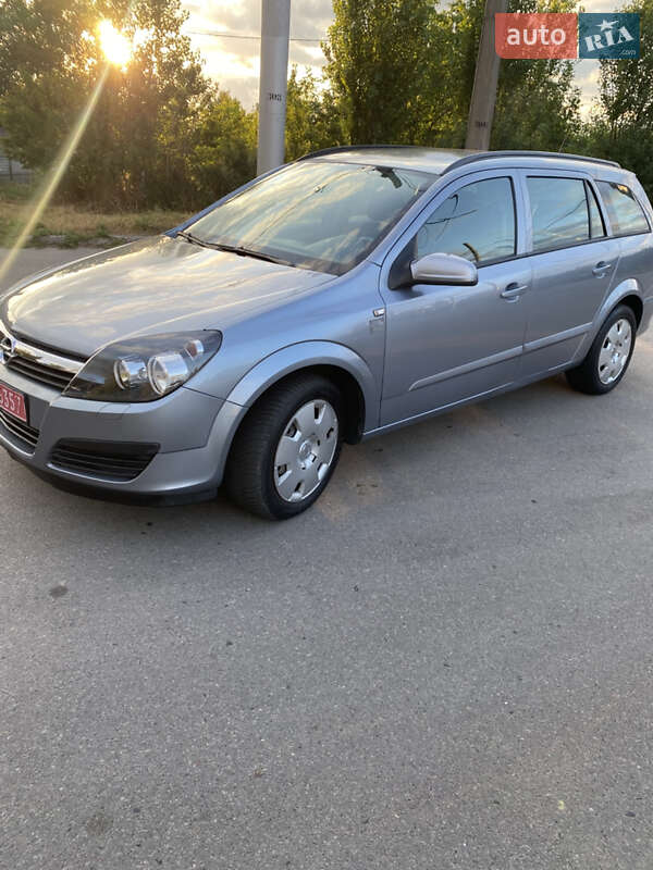 Универсал Opel Astra 2005 в Полтаве