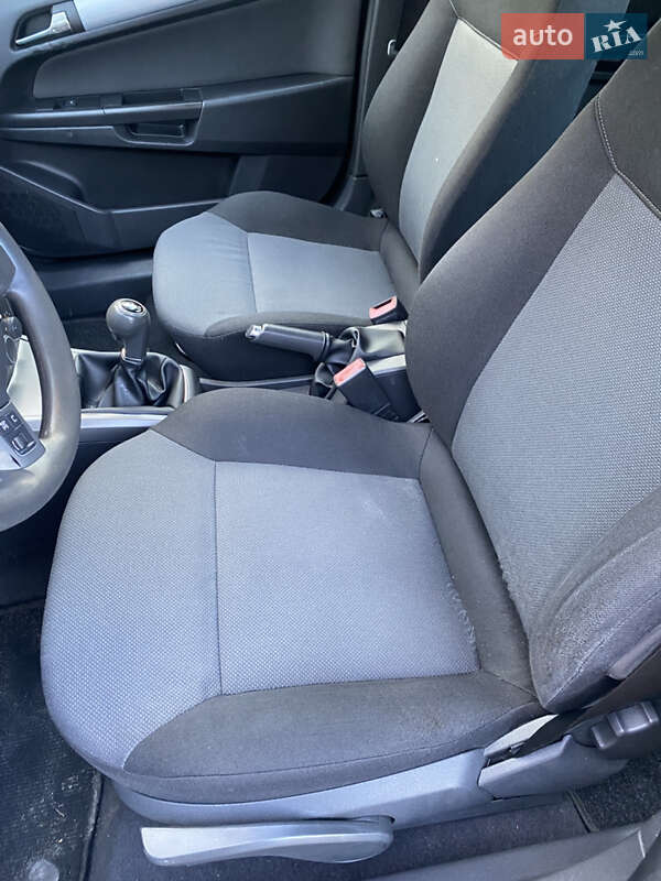 Универсал Opel Astra 2005 в Полтаве