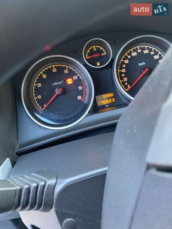 Универсал Opel Astra 2005 в Полтаве