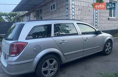 Універсал Opel Astra 2006 в Гощі
