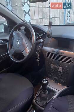 Универсал Opel Astra 2006 в 
