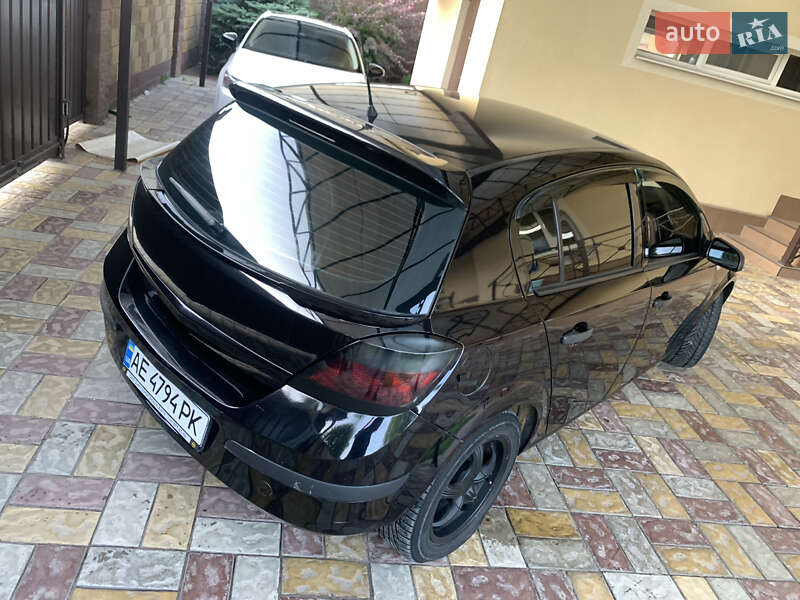 Хэтчбек Opel Astra 2005 в Запорожье