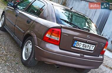 Хэтчбек Opel Astra 1998 в 