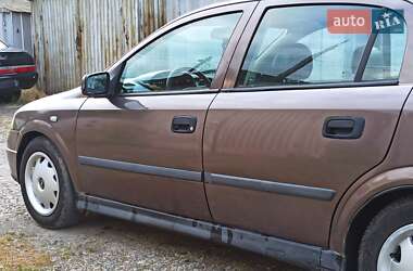 Хэтчбек Opel Astra 1998 в 