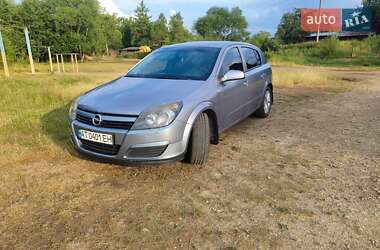 Хэтчбек Opel Astra 2004 в Долине