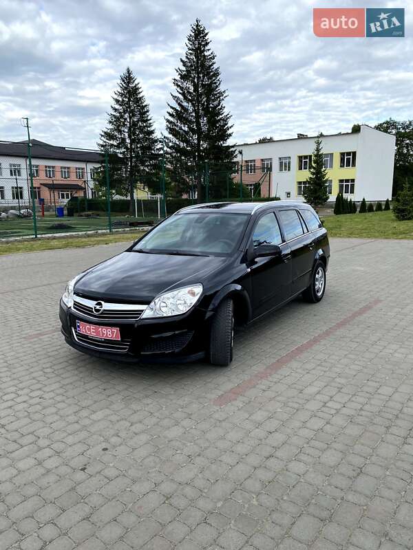 Универсал Opel Astra 2008 в Самборе