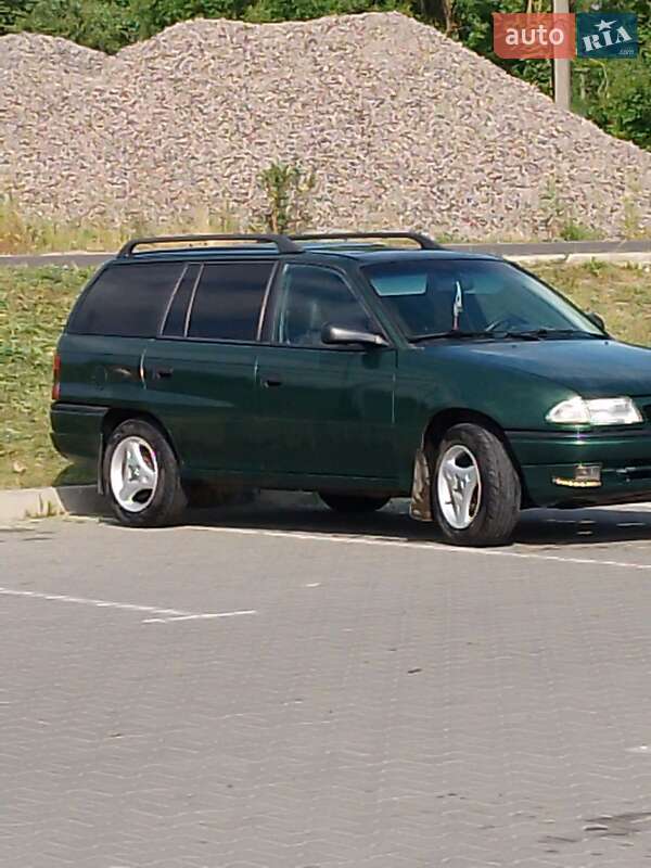 Універсал Opel Astra 1997 в Львові