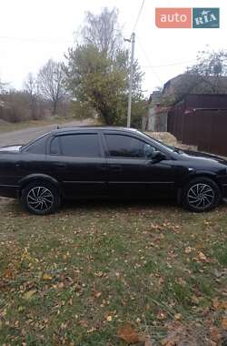 Седан Opel Astra 2008 в Ромнах