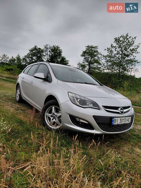 Универсал Opel Astra 2015 в Ахтырке фото 4 Универсал Opel Astra 2015 в Ахтырке