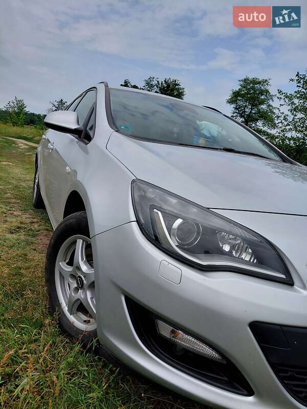 Универсал Opel Astra 2015 в Ахтырке фото 27 Универсал Opel Astra 2015 в Ахтырке