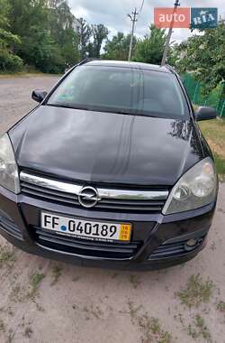 Універсал Opel Astra 2005 в Світловодську
