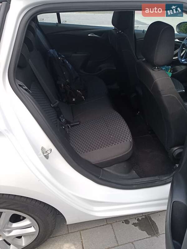 Универсал Opel Astra 2019 в Городке