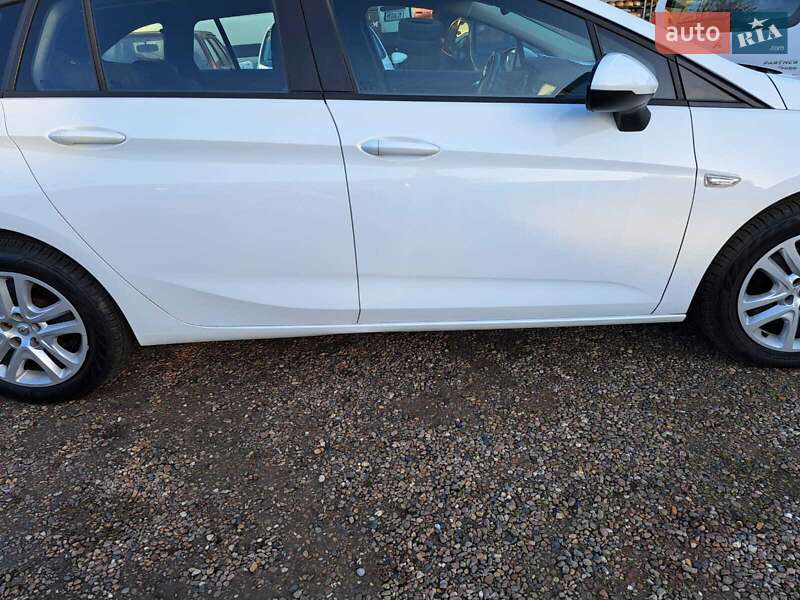 Универсал Opel Astra 2019 в Городке